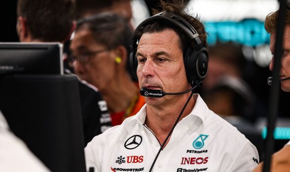 toto wolff lewis hamilton mercedes