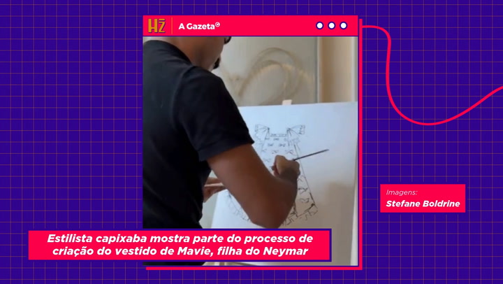 Thumbnail - A pequena Mavie, filha do jogador de futebol Neymar Jr. e da influenciadora digital Bruna Biancardi, completou um aninho e ganhou uma festa luxuosa dos pais no último sábado, dia 9, na Costa Verde do Rio de Janeiro. Com o tema "Atelier de Arte da Mavie", a aniversariante encantou ao surgir com dois vestidos exclusivos no evento, ambos criados pelo estilista capixaba Jadson Júnior, que é diretor de criação, inovação e estratégia da grife infantil de alta costura Le Infance.