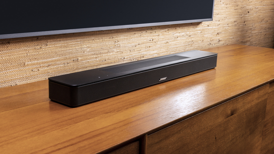 Bose : la barre de son Smart Soundbar transforme vos écouteurs en enceintes home cinéma