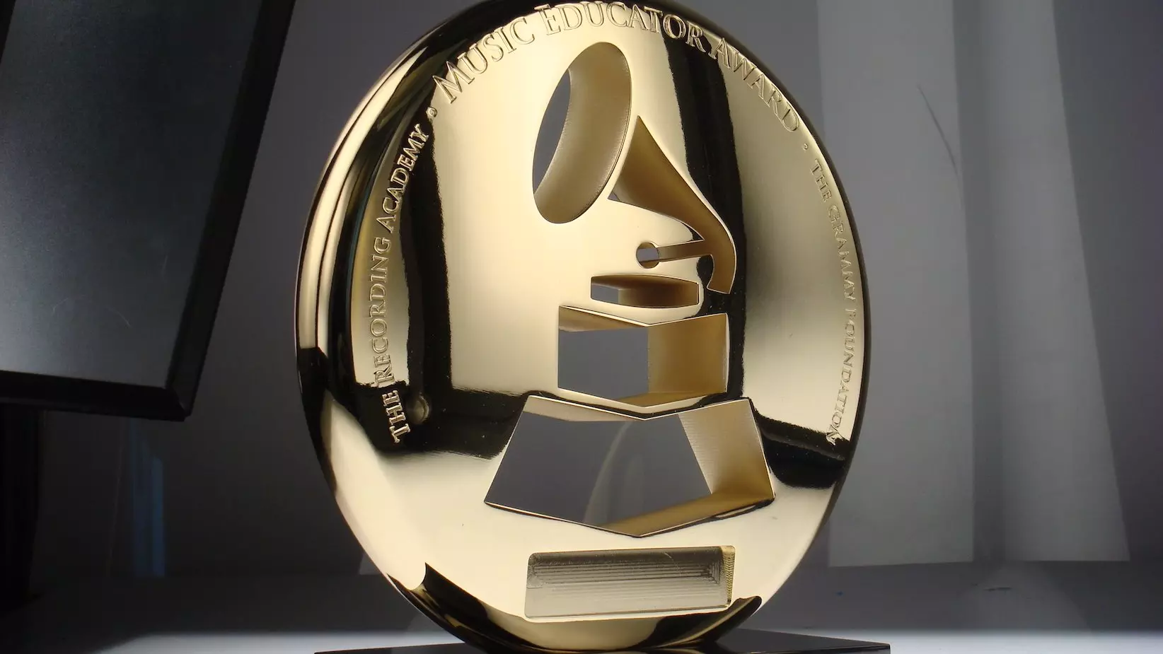 25 Semifinalists Announced For The 2025 Music Educator Award