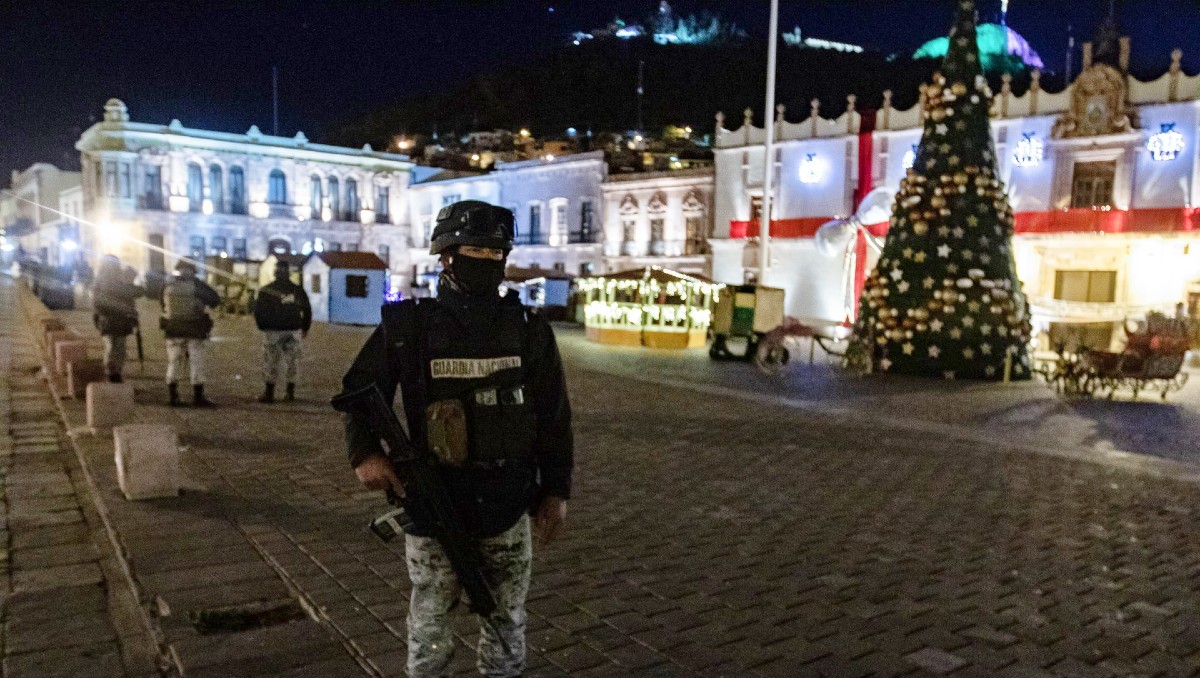 Los diez cuerpos fueron abandonados abajo del árbol de Navidad en la Plaza de Armas de Zacatecas. | Archivo Cuartoscuro