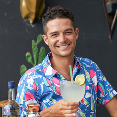 bachelor in paradise host wells adams