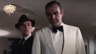 Marc Lawrence speaking with Sean Connery in a Vegas hotel room in Diamonds Are Forever.