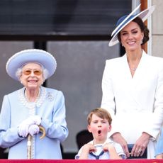 Queen Elizabeth on Buckingham Palace balcony with the Wales family