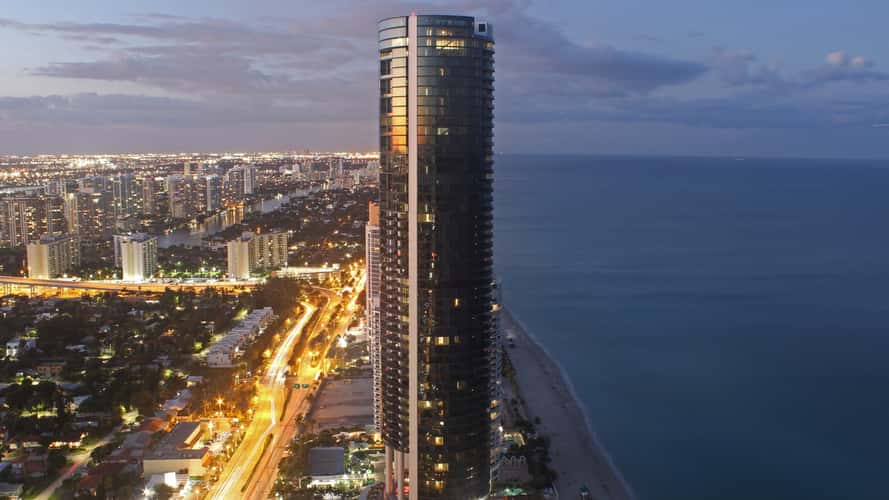 Torre Porsche Design em Miami (EUA) está literalmente afundando