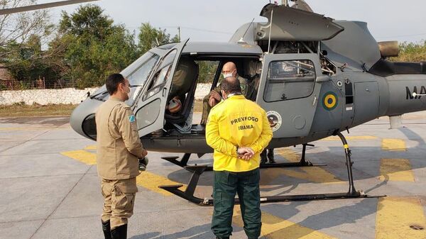 Aeronaves do Instituto Brasileiro do Meio Ambiente e dos Recursos Naturais Renováveis (Ibama) e das Forças Armadas são enviadas a Mato Grosso do Sul para ajudar no combate aos incêndios no Pantanal - Sputnik Brasil