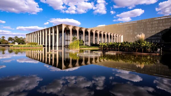 Em Brasília, o Palácio do Itamaraty é visto pelo lado de fora, em 11 de agosto de 2020. - Sputnik Brasil