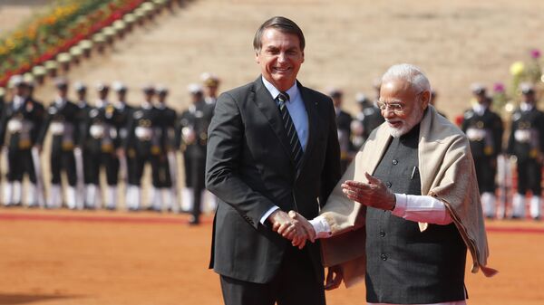 Presidente do Brasil, Jair Bolsonaro, e primeiro-ministro da Índia, Narendra Modi, durante comemorações do Dia da República, Nova Deli, 25 de janeiro de 2020 (foto de arquivo) - Sputnik Brasil