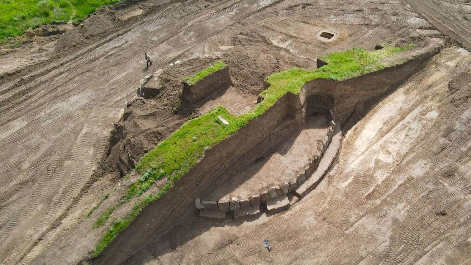 Monumento mais antigo que Stonehenge é encontrado na Ucrânia (FOTOS) - Sputnik Brasil, 1920, 26.05.2021