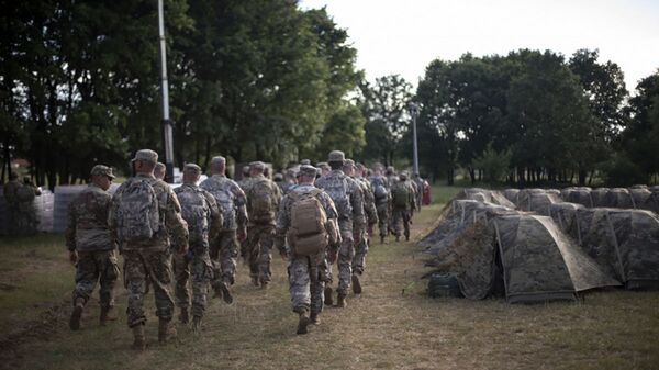 Forças da OTAN durante exercícios militares DEFENDER-Europe 21 na Albânia - Sputnik Brasil