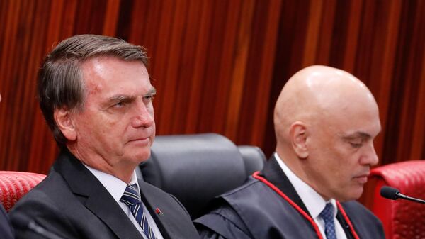 Jair Bolsonaro, então presidente, participa da cerimônia de posse do ministro Alexandre de Moraes na presidência do Tribunal Superior Eleitoral (TSE). Brasília, 16 de agosto de 2022 - Sputnik Brasil