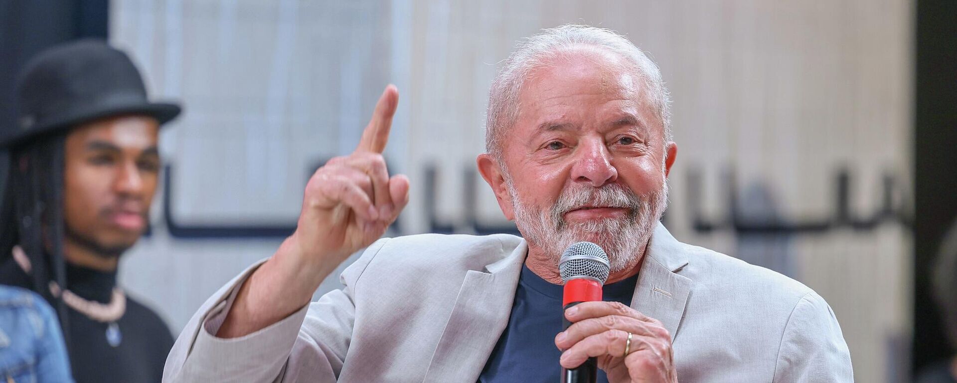 O ex-presidente Luiz Inácio Lula da Silva (PT) fala sobre suas propostas de governo na live Brasil do Futuro, em 25 de outubro de 2022 (foto de arquivo) - Sputnik Brasil, 1920, 03.11.2022