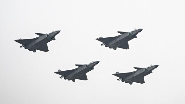 Caças J-20 do Exército de Libertação Popular (ELP) chinês durante Show Aéreo da China 2022 em Zhuhai, província de Guangdong, 8 de novembro de 2022 - Sputnik Brasil