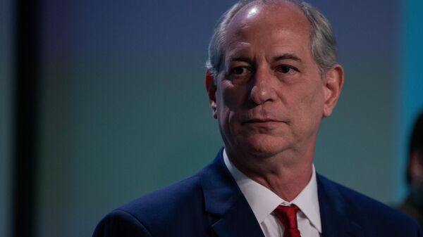 Ciro Gomes, antes do debate entre os candidatos à Presidência da República nos estúdios da TV Globo, mediado pelo jornalista William Bonner, no Projac, na zona oeste do Rio de Janeiro - Sputnik Brasil