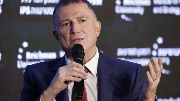 Yuli Edelstein, membro do Knesset israelense pelo Likud, fala no Instituto de Política e Estratégia (IPS) da Universidade Reichman na cidade costeira mediterrânea de Herzliya, perto de Tel Aviv, em 23 de novembro de 2021 - Sputnik Brasil