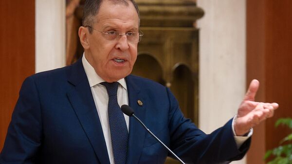 Sergei Lavrov, o ministro das Relações Exteriores, em uma conferência na Índia - Sputnik Brasil