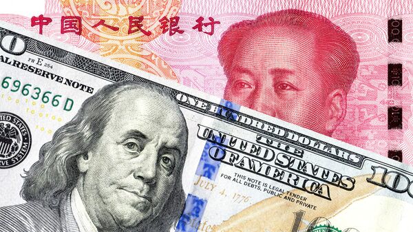 Cédula de dólar e yuan - Sputnik Brasil