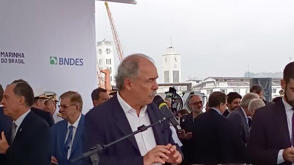 Aloizio Mercadante em evento de lançamento do BNDES Azul, no Navio de Pesquisa Hidroceanográfico Vital de Oliveira, em 24 de janeiro de 2024 - Sputnik Brasil