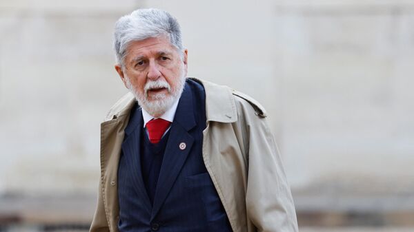 Celso Amorim, assessor especial para assuntos internacionais da Presidência da República, chega a conferência humanitária internacional para civis em Gaza, no Palácio do Élysée, em Paris, França, 9 de novembro de 2023 - Sputnik Brasil