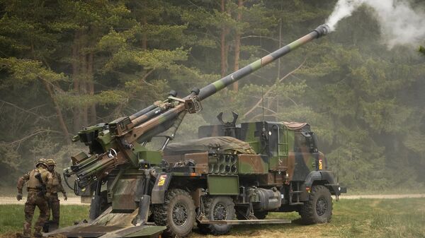 Soldados franceses disparam um obuseiro autopropulsado Caesar de fabricação francesa durante os exercícios militares Spring Storm 2023, o maior exercício anual das Forças de Defesa da Estônia, perto de Tapa. Estônia, 25 de maio de 2023 - Sputnik Brasil