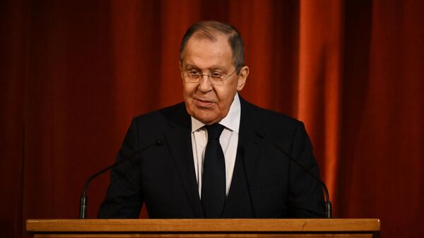 O Ministro das Relações Exteriores da Rússia, Sergey Lavrov, fala durante uma reunião para marcar o 90º aniversário da fundação da Academia Diplomática do Ministério das Relações Exteriores da Rússia em Moscou, 14 de março de 2024 - Sputnik Brasil