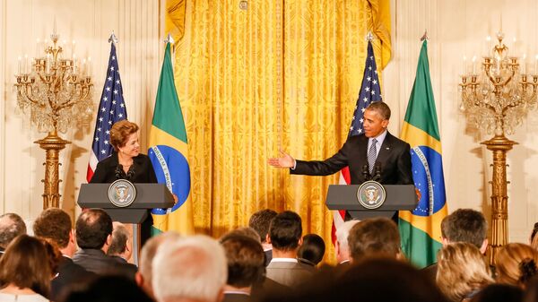 Encontro entre os então presidentes dos Estados Unidos, Barack Obama, e do Brasil, Dilma Rousseff, em declaração à imprensa. Washington, 30 de junho de 2015 - Sputnik Brasil