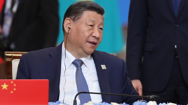 O presidente chinês, Xi Jinping, comparece à cúpula de líderes dos estados-membros da Organização de Cooperação de Xangai em Astana. Cazaquistão, 4 de julho de 2024 - Sputnik Brasil