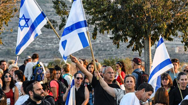 Parentes de reféns israelenses e seus apoiadores participam de uma marcha de cinco dias de Tel Aviv a Jerusalém - Sputnik Brasil