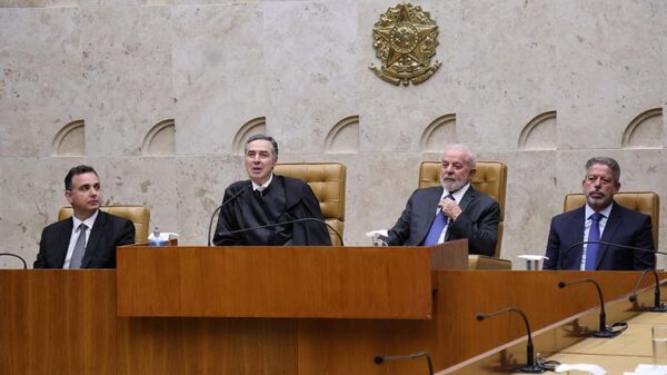 Presidente da Câmara dos Deputados, Arthur Lira, na posse de Flávio Dino como ministro do STF. Presidente do Senado, Rodrigo Pacheco; presidente do Supremo Tribunal Federal do Brasil, Luís Roberto Barroso; presidente do Brasil, Luiz Inácio Lula da Silva; presidente da Câmara dos Deputados, Arthur Lira - Sputnik Brasil