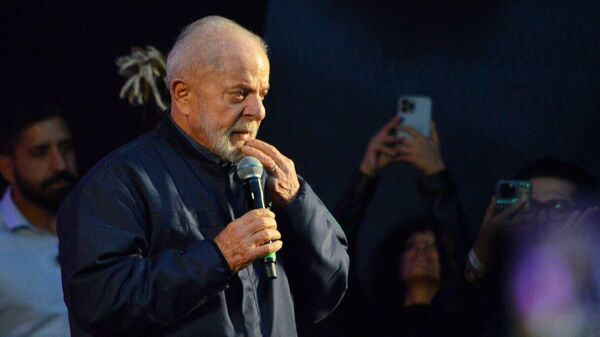 Lula durante comício em São Paulo, acompanhando o candidato à prefeitura da cidade Guilherme Boulos, em 24 de agosto de 2024 - Sputnik Brasil