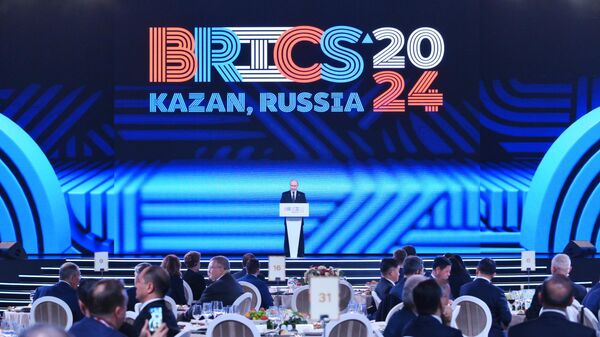 O presidente russo Vladimir Putin discursa na cúpula do BRICS de 2024 em Kazan, Rússia - Sputnik Brasil