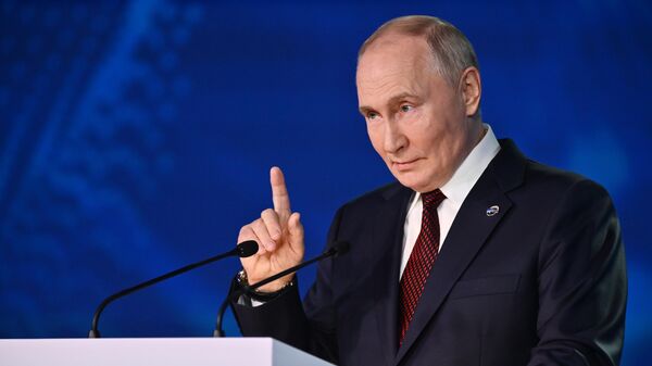 Presidente da Rússia, Vladimir Putin discursa na sessão plenária da 21ª Reunião Anual do Clube Valdai de Discussões Internacionais, em 7 de novembro de 2024 - Sputnik Brasil