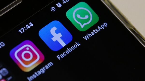 Ícones de redes sociais em smartphone após problemas de acesso. Brasília (DF), 4 de outubro de 2021 - Sputnik Brasil