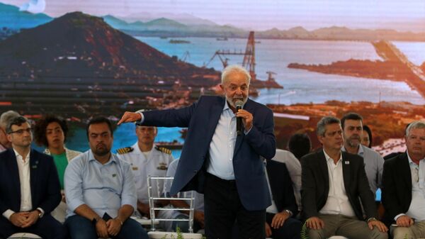 Presidente do Brasil, Luiz Inácio Lula da Silva, discursa na cerimônia de anúncio de início das obras de dragagem do canal de São Lourenço, no Porto de Niterói, centro da cidade de Niterói, em 2 de abril de 2024 - Sputnik Brasil