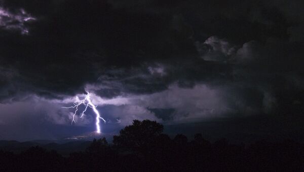 Tempestade com trovoada (imagem referencial) - Sputnik Brasil