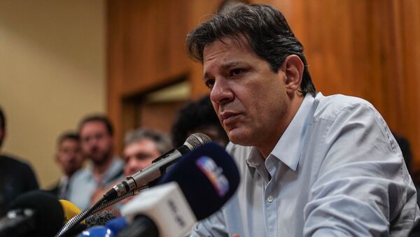 Fernando Haddad, candidato à Presidência pelo Partido dos Trabalhadores (PT), durante coletiva de imprensa no Rio de Janeiro. - Sputnik Brasil