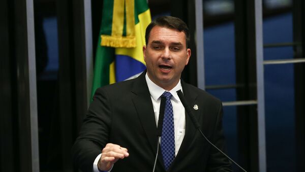 O senador Flávio Bolsonaro (PSL-RJ) durante votação no plenário do Senado Federal, em Brasília (DF). - Sputnik Brasil