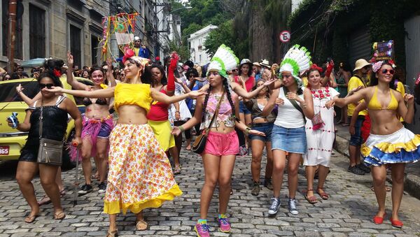 Bloco de rua em Santa Teresa, Rio de Janeiro, Brasil, em 7 de fevereiro de 2016 - Sputnik Brasil