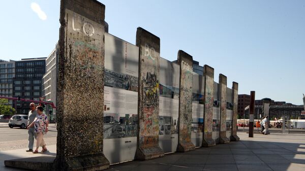 Fragmento do Muro de Berlim, símbolo da Guerra Fria. Postdamer Platz, Berlim, Alemanha - Sputnik Brasil