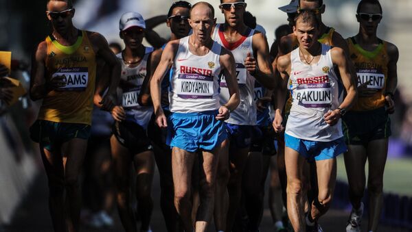 Atleta ruso, Serguéi Kirdyapkin, participa en una competición de atletismo durante JJOO en Londres - Sputnik Brasil