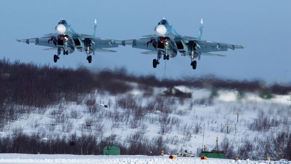 Caças Su-33 durante exercícios de aviação da Frota do Norte russa (foto de arquivo) - Sputnik Brasil