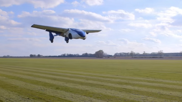 O carro voador Flying Car 3.0 da empresa eslovaca AeroMobil - Sputnik Brasil