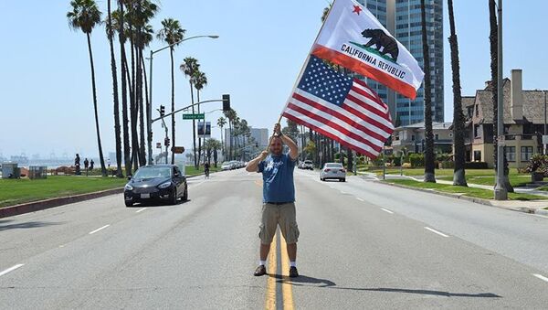 Лидер движения Yes California Луис Маринелли - Sputnik Brasil