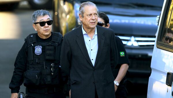 Ex-ministro da Casa Civil, José Dirceu, preso em 2015 - Sputnik Brasil