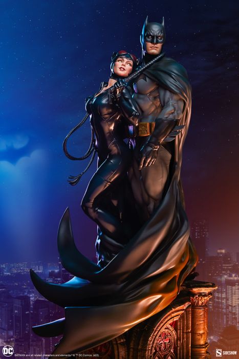 Batman - Batman & Catwoman 20” Diorama Statue by Sideshow Collectibles |  Popcultcha