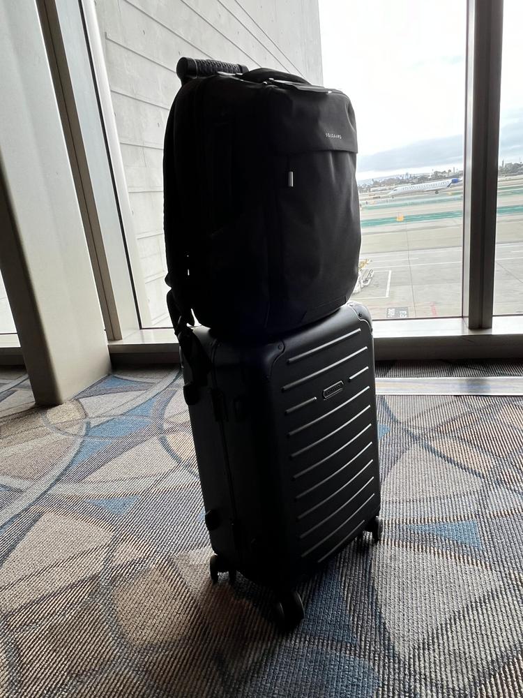 Carry-On Closet Original - Customer Photo From Alfred V Bajet