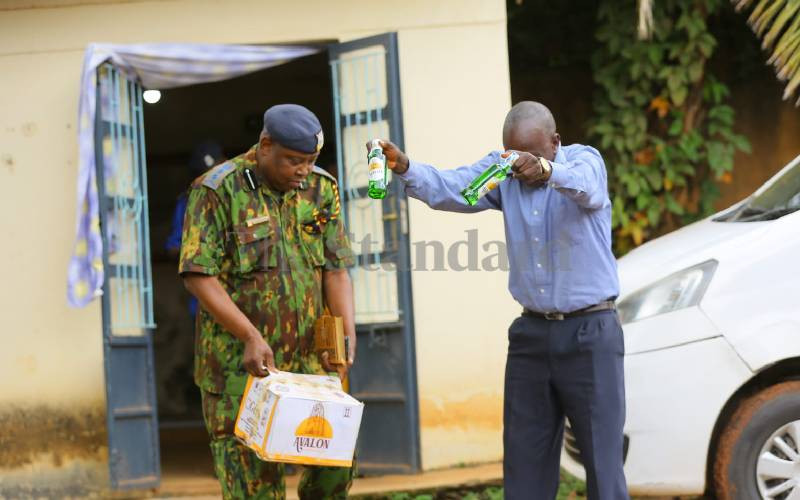 Police confiscate second generation liquor in Kitutu Central, Kisii County