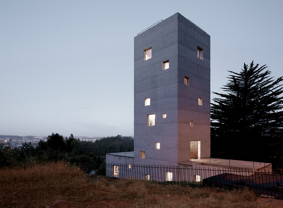 Tower House Inspiration  10 Incredible Tower Homes Rising High Above the Norm - 5