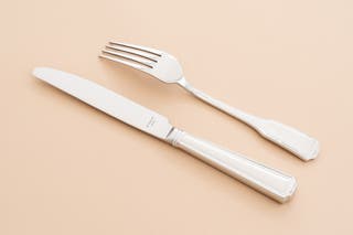 The knife and fork of the Williams Sonoma Hampstead Flatware Set.