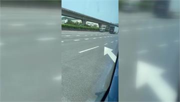 獨／客運司機喊「車又卡死」 乘客在交流道等1小時...